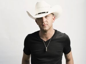 Warning: Justin Moore’s Vocal Chords Are Not Looking Too Good—Postpones Shows Due to Illness